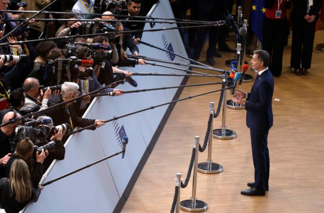101351_alexander-de-croo-640x420.jpg Premiér De Croo po volebnej prehre rezignoval na svoju funkciu