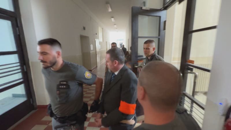 Kuchař Jožko zmasakroval tělo své přítelkyně. Synovi bratislavského škrtiče hrozí doživotí Kuchař Jožko zmasakroval tělo své přítelkyně. Synovi bratislavského škrtiče hrozí doživotí