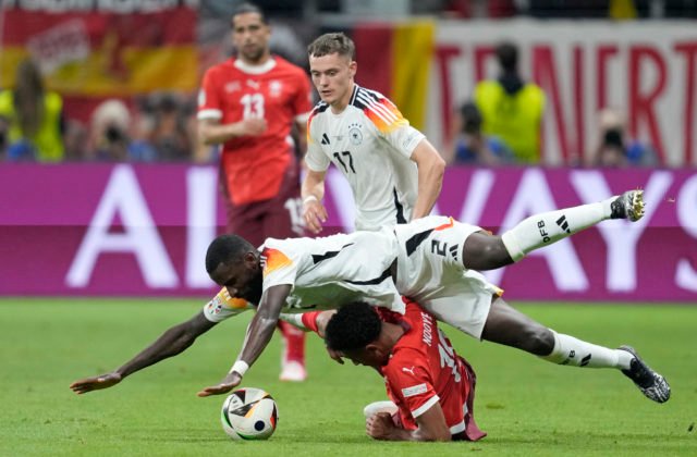 116080_aptopix_euro_2024_soccer_switzerland_germany_14634-640x420.jpg Nemcom sa na ME vo futbale zranil obranca Rüdiger, nad jeho štartom v osemfinále visí otáznik