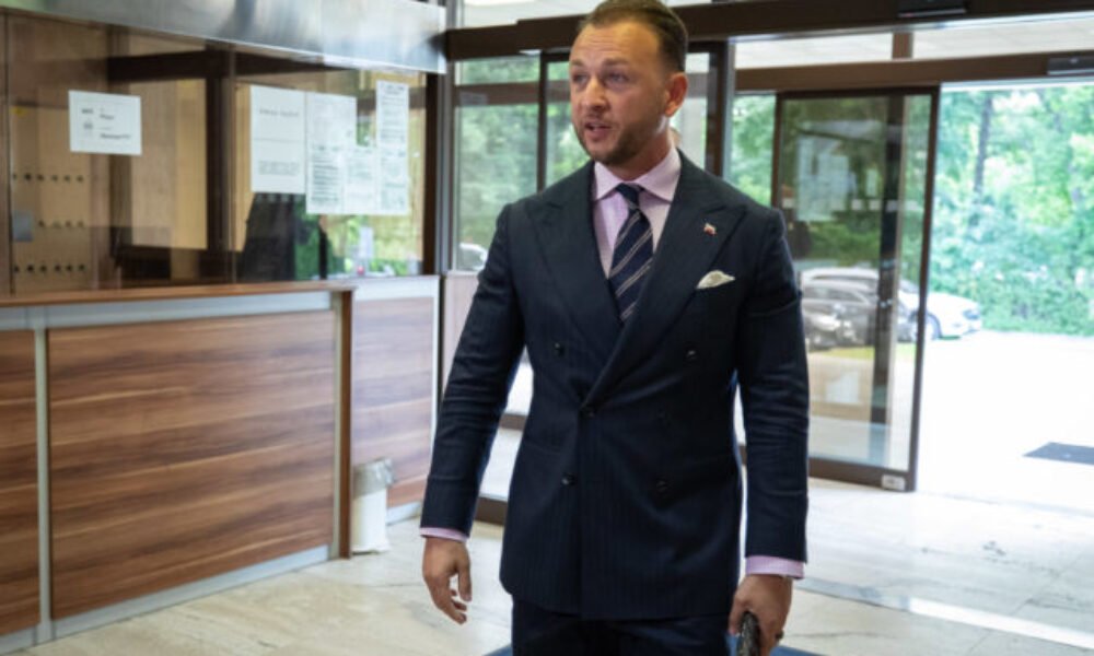 Hamran nakupoval nepriestrelné autá od firmy, ktorú sám licencoval, tvrdí Šutaj Eštok (video)