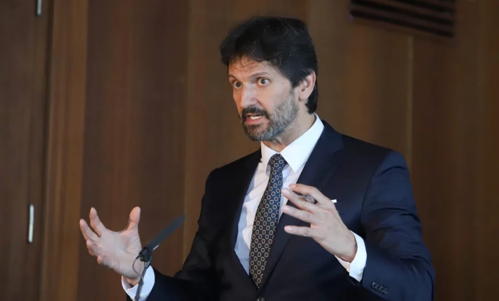 Poslanci ukončili diskusiu k lex atentát, Robert Kaliňák avizuje úpravy Poslanci ukončili diskusiu k lex atentát, Robert Kaliňák avizuje úpravy