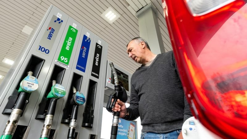Pumpaři si během prázdnit zvýší marže, varuje expert řidiče. Kam až mohou ceny klesat? Pumpaři si během prázdnit zvýší marže, varuje expert řidiče. Kam až mohou ceny klesat?