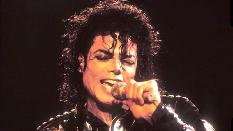Michael Jackson se v době úmrtí topil v dluzích. Částka činila přes 11 miliard korun Michael Jackson se v době úmrtí topil v dluzích. Částka činila přes 11 miliard korun