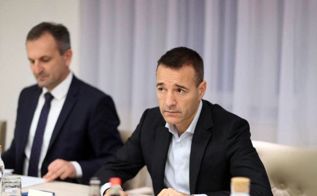 Ministerstvo školstva podpísalo memorandum o spolupráci pri vytvorení pilotnej rómskej národnostnej školy Ministerstvo školstva podpísalo memorandum o spolupráci pri vytvorení pilotnej rómskej národnostnej školy