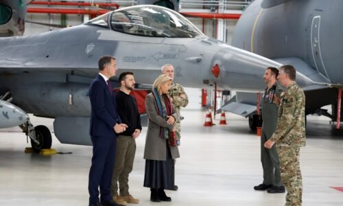 Vojenské letiská mimo Ukrajiny môžu byť legitímnym terčom, vyhlásil ruský poslanec