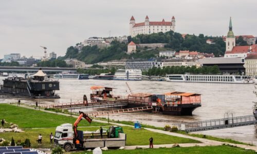 Dunaj bude kulminovať neskôr, povedal Taraba. Na povodňovej vlne z Nemecka štát zarobí desiatky miliónov