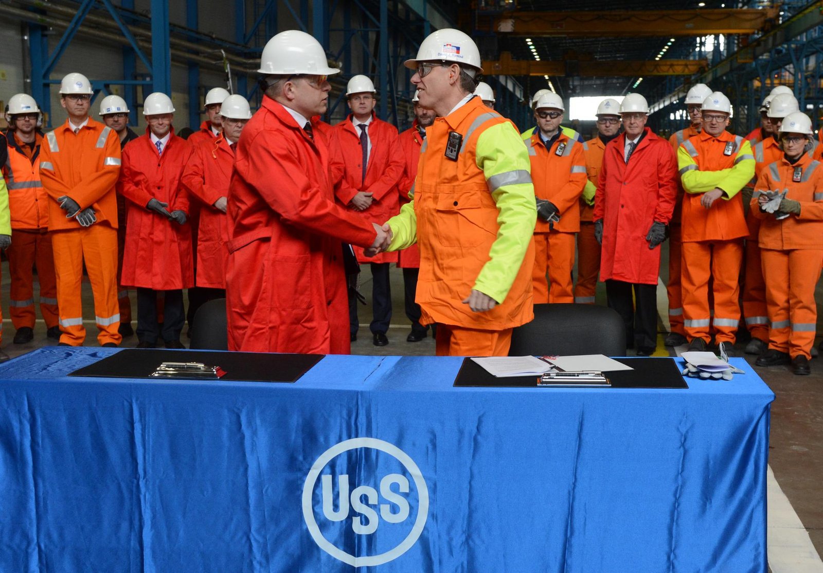 Energie komplikujú prežitie kľúčovej slovenskej fabriky. Štát jej posiela len negatívne signály (Brífing HN) Energie komplikujú prežitie kľúčovej slovenskej fabriky. Štát jej posiela len negatívne signály (Brífing HN)