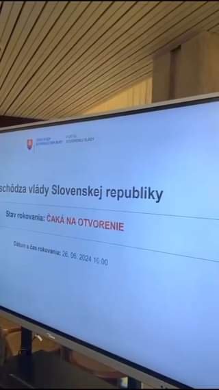 438104362_345198925288763_6256974898400356310_n.jpg Štátna tajomníčka envirorezortu Gabriela Matečná na rokovaní 40. schôdze vlády SR.Súčasťou aktuálnej schôdze vlády sú aj materiály z dielne envirorezortu. J…