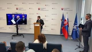 LIVE: Tlačová konferencia – Právna analýza neexistuje, ministerstvo obrany podáva trestné oznámenia