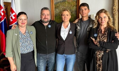 Ladislav Kamenický: GRATULUJEM PIATIM KOLEGOM ZO SMERU KU ZVOLENIU DO EP TEŠÍ MA, ŽE V EUROVOĽBÁCH NA SLOVENSKU PREVLÁDLI SILY V PROSPECH MIERU A V PROSPECH ZÁUJMOV SLOVENSKA …