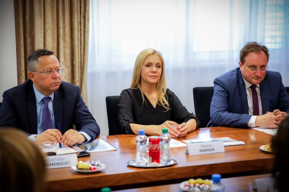 447805308_1012910623537103_5195634921176686094_n.jpg Denisa Saková: ROKOVANIA S VÝZNAMNÝM ČÍNSKYM INVESTOROM POKRAČUJÚ
Dnes sme na ministerstve hospodárstva absolvovali ďalšie kolo rokovaní s významným čínskym investorom Go…