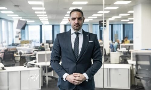 Gyimesi György: NALEJME SI ČISTÉHO VÍNA

Progresívne manipulácie sa riadia podľa vopred napísaného scenára, všetky primárne sledujú mocenské a ekonomické záujmy. Jednoduch…