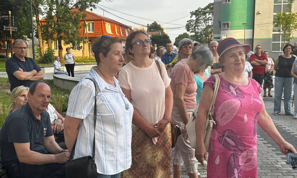 Michalovce: STREDOVEKÉ ŠPACIRKI PO VAROŠU 
Kto bol s nami v stredu ,,špacirovac po varošu“ určite sa dozvedel od historika Martina Molnára veľa zaujímavostí o období st…