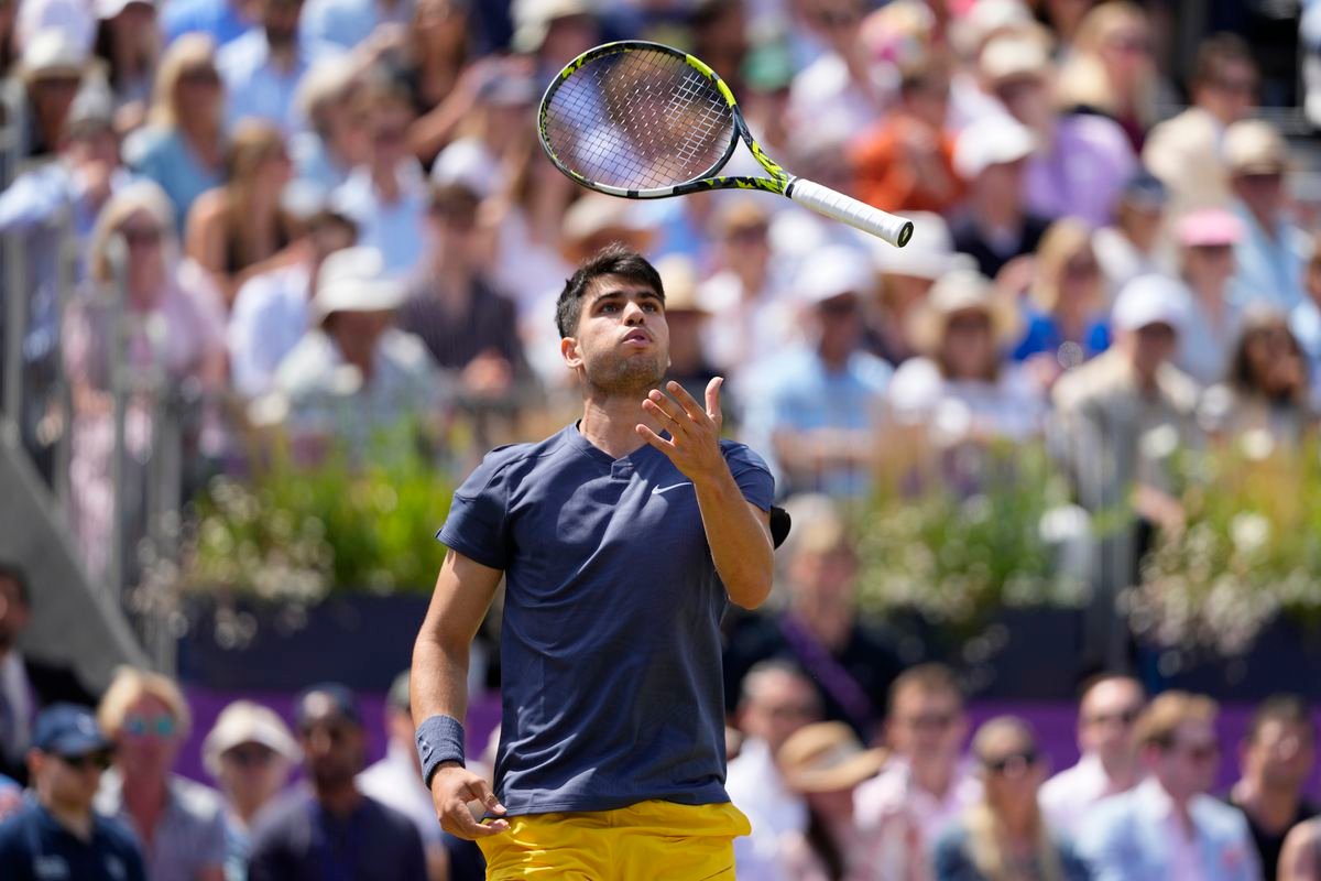 ATP Londýn: Domáci tenista sa postaral o prekvapenie. Svetovú dvojku vyradil už v 2. kole