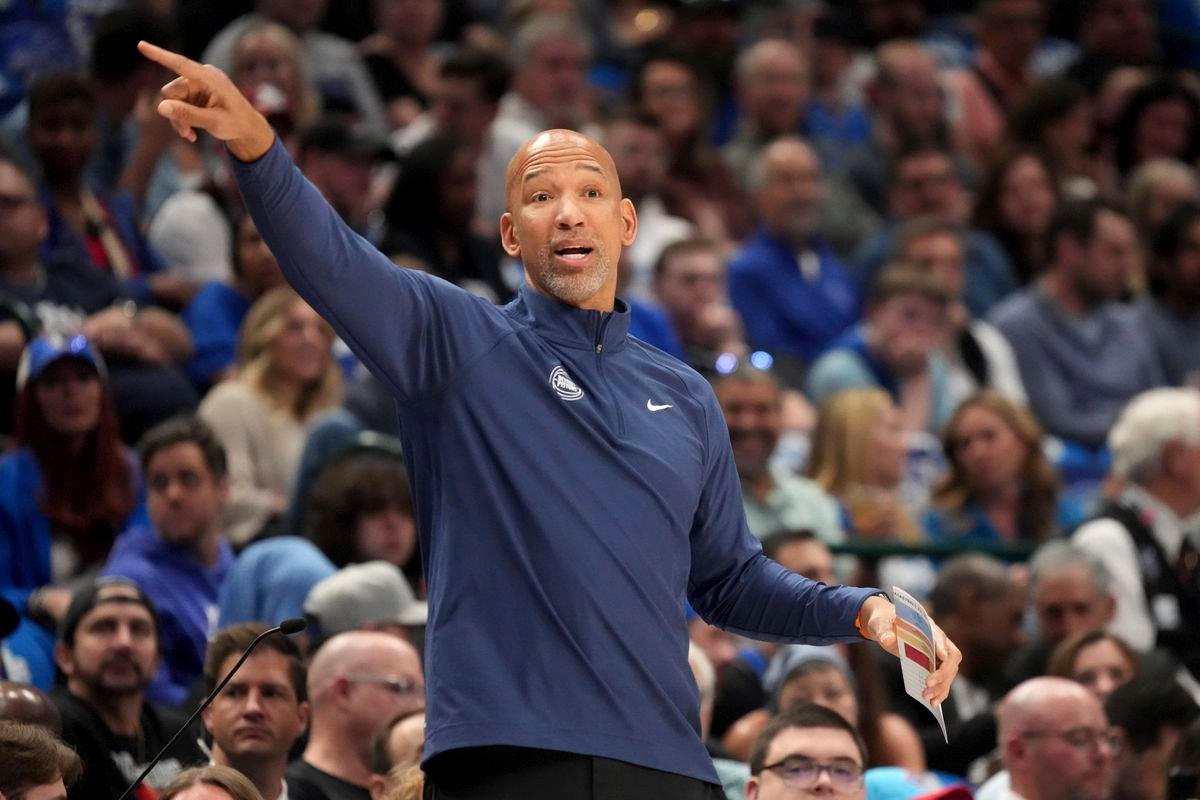 NBA: Po spackanej sezóne pokračujú v ďalších zmenách. Detroit sa rozlúčil s trénerom