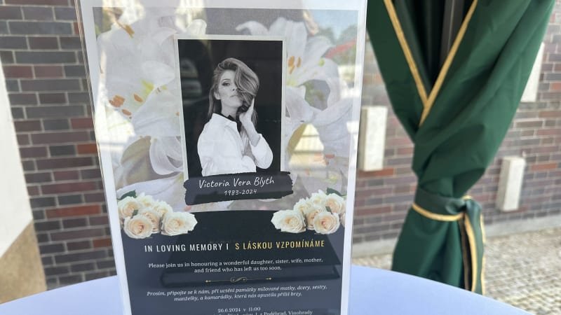 Poslední rozloučení se zavražděnou zpěvačkou Victorií Velvet: Kostel střeží bezpečnostní služba Poslední rozloučení se zavražděnou zpěvačkou Victorií Velvet: Kostel střeží bezpečnostní služba