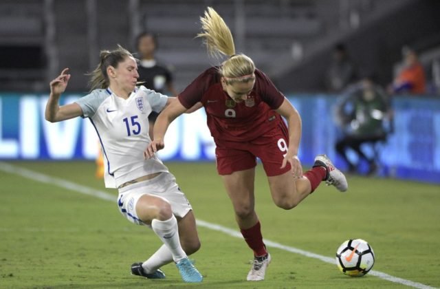 92875_england_us_soccer_26094-30bd7e4c50da4ab1ab12f5b3f1d45808-640x420.jpg FIFA vychádza v ústrety hráčkam a trénerkám počas tehotenstva a po narodení ich detí, zaviedla nové opatrenia