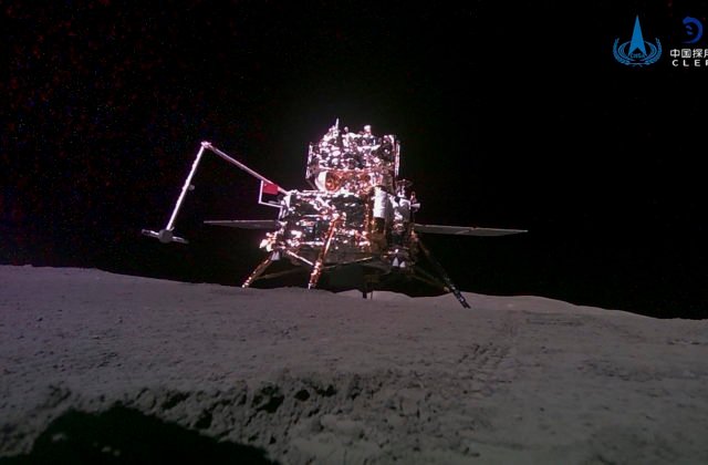 96173_china_space_98652-640x420.jpg Čínska lunárna sonda úspešne vzlietla z odvrátenej strany Mesiaca aj so vzorkami hornín