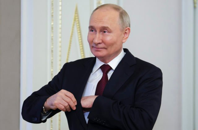 98512_russia_bosnia_64413-640x420.jpg Putin nosí na verejnosti nepriestrelnú vestu už päť rokov, tvrdia Ukrajinci. Každé jeho jedlo testujú špecialisti
