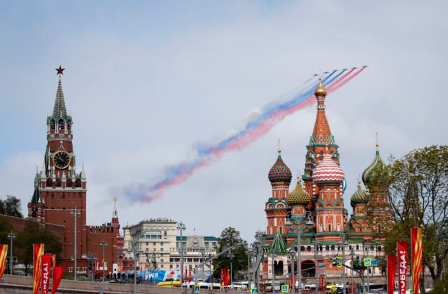 98970_russia_victory_day_parade_64894-640x420.jpg Firmy opúšťajú Rusko so stratami. Moskva ich núti platiť výstupné dane a odovzdávať majetky štátu