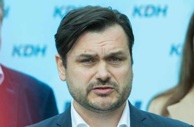 98974_6410562db35da999884371-640x420.jpg Stachura z KDH chce predĺžiť výpovedné lehoty pre profesie, pri ktorých je náročné nahradiť odborných zamestnancov