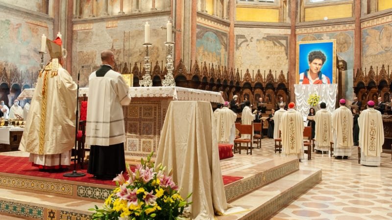 Czendlik: Svatořečení je církevní Nobelovka. Mluvil o tom, co musel „svatý influencer“ splnit Czendlik: Svatořečení je církevní Nobelovka. Mluvil o tom, co musel „svatý influencer“ splnit