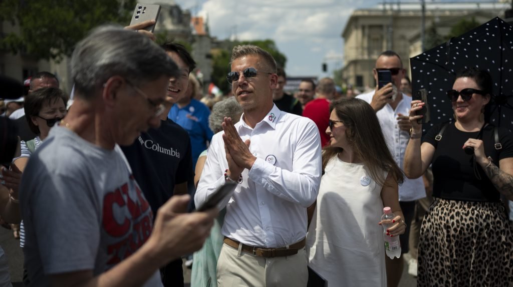 Orbánov vyzývateľ si preberie kreslo v europarlamente Orbánov vyzývateľ si preberie kreslo v europarlamente