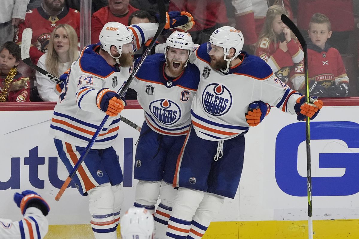 VIDEO Oslavy sa opäť odkladajú. Fenomenálny McDavid dal Edmontonu nádej na zisk Stanley Cupu