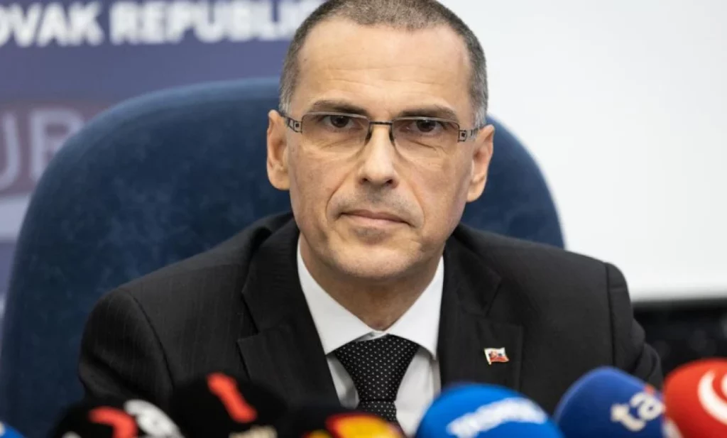 M. Žilinka koná! K 10. júnu uvoľnil z funkcií dvoch vedúcich prokurátorov M. Žilinka koná! K 10. júnu uvoľnil z funkcií dvoch vedúcich prokurátorov