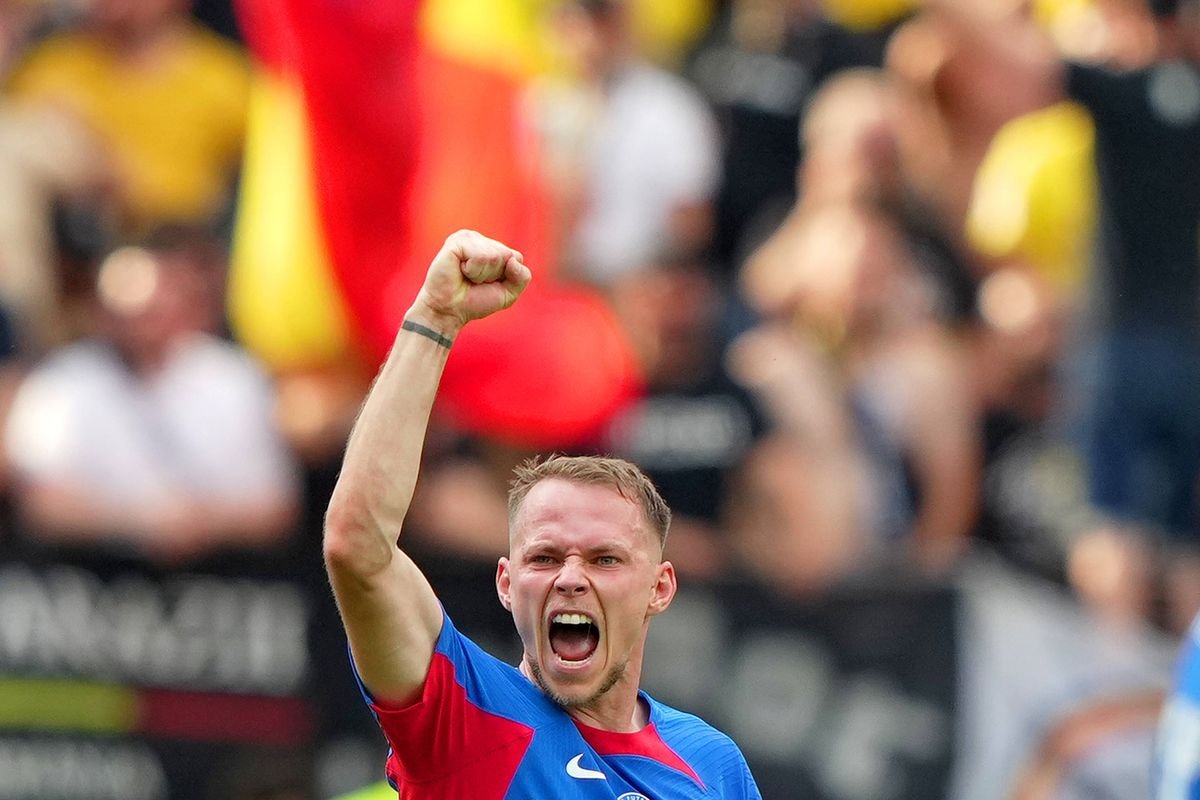 Dúbravka, Duda, Pekarík alebo niekto iný? Vyberte najlepšieho Slováka v zápase s Rumunskom Dúbravka, Duda, Pekarík alebo niekto iný? Vyberte najlepšieho Slováka v zápase s Rumunskom