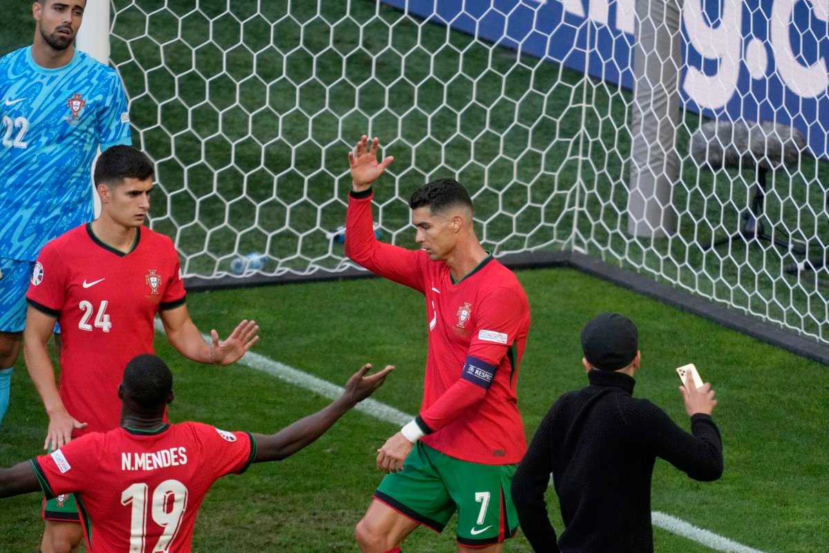 Po incidente s Cristianom Ronaldom UEFA sprísni bezpečnostné opatrenia