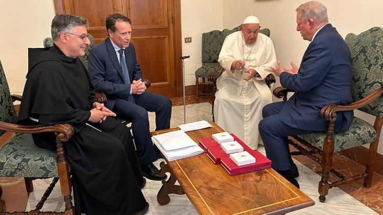 Pápeža navštívil americký politik Albert Arnold Gore