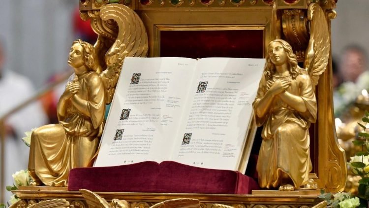Pápež: Božie slovo uvoľňuje okovy našej ochromenej viery