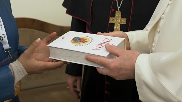 Pápež pripomína, že Božie slovo má moc premieňať