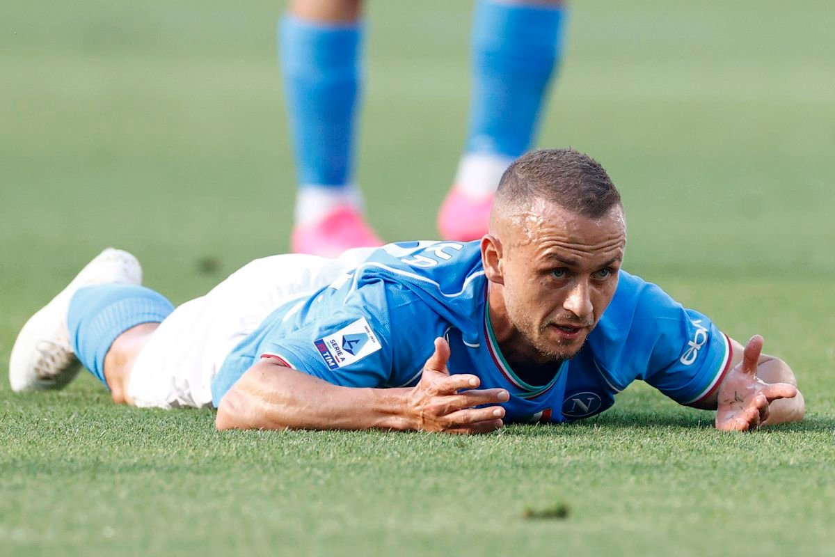 Je to oficiálne! Stanislav Lobotka spoznal meno svojho nového trénera v Neapole Je to oficiálne! Stanislav Lobotka spoznal meno svojho nového trénera v Neapole