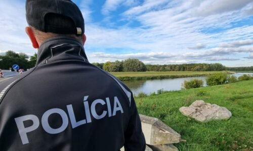 Dva utonulé mladíky našli v Hronu. Zřejmě jde o hrdinné bratry, kteří zachránili topící se lidi