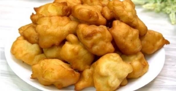 Veľmi obľúbené jablkové mini koblížky s kefírom: Lahodný, jednoduchý recept od susedky, ktorý by sa kľudne mohol vyvážiť zlatom!