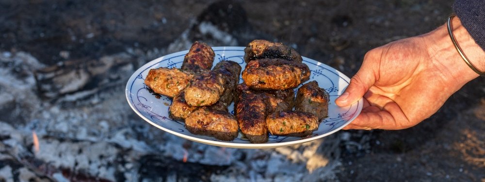 Balkánske mäso na paličke. Je také šťavnaté, že navždy zabudnete na nudné mleté mäso. Balkánske mäso na paličke. Je také šťavnaté, že navždy zabudnete na nudné mleté mäso.