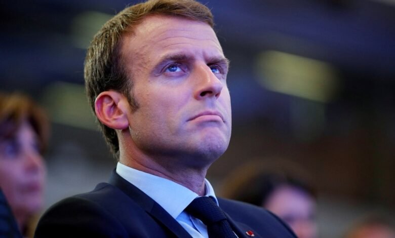 Macron postavil Francúzsko do bezprecedentnej konfrontácie