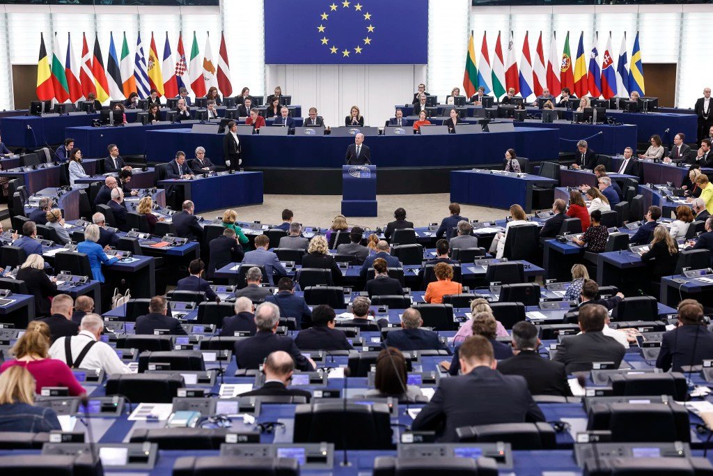 Poslanci chcú, aby bolo Maďarsko zbavené hlasovacích práv v Rade EÚ