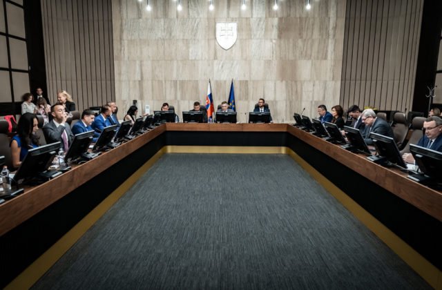 129031_668d180e6ba69824987787-640x420.jpg Pozostalí po advokátovi Krivočenkovi dostanú odškodné 90-tisíc eur