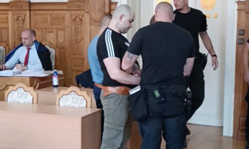 Dvojica plánovala vyhodiť do vzduchu policajta z Trnavy, prokurátor žiada pre nich mimoriadny trest (video)