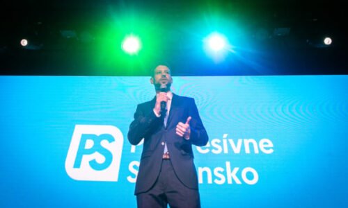 Progresívci by v parlamentných voľbách porazili Smer, „tesne pred bránami“ by skončili Demokrati či SNS