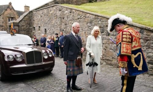Zraněná princezna Anna do Skotska nejela. Karel III. asi rozšíří počet pracujících členů rodiny