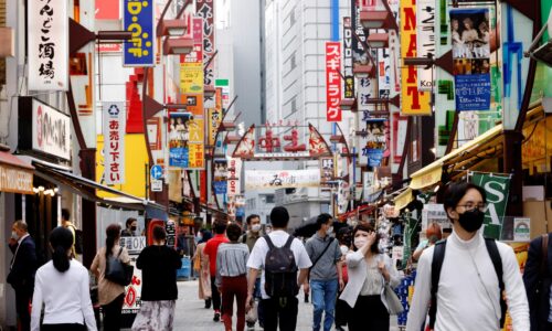 Počet cudzincov v Japonsku prudko rastie, zatiaľ čo klesá počet jeho občanov