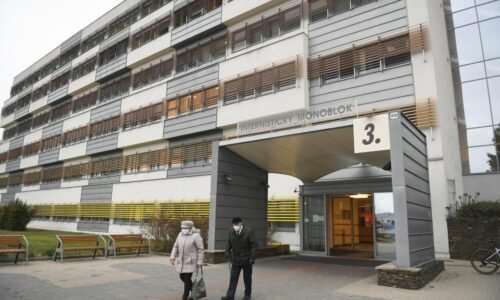 Dlhy prešovskej nemocnice bude podľa Kaliňáka riešiť rezort obrany. V novej budove už má byť neutrálna