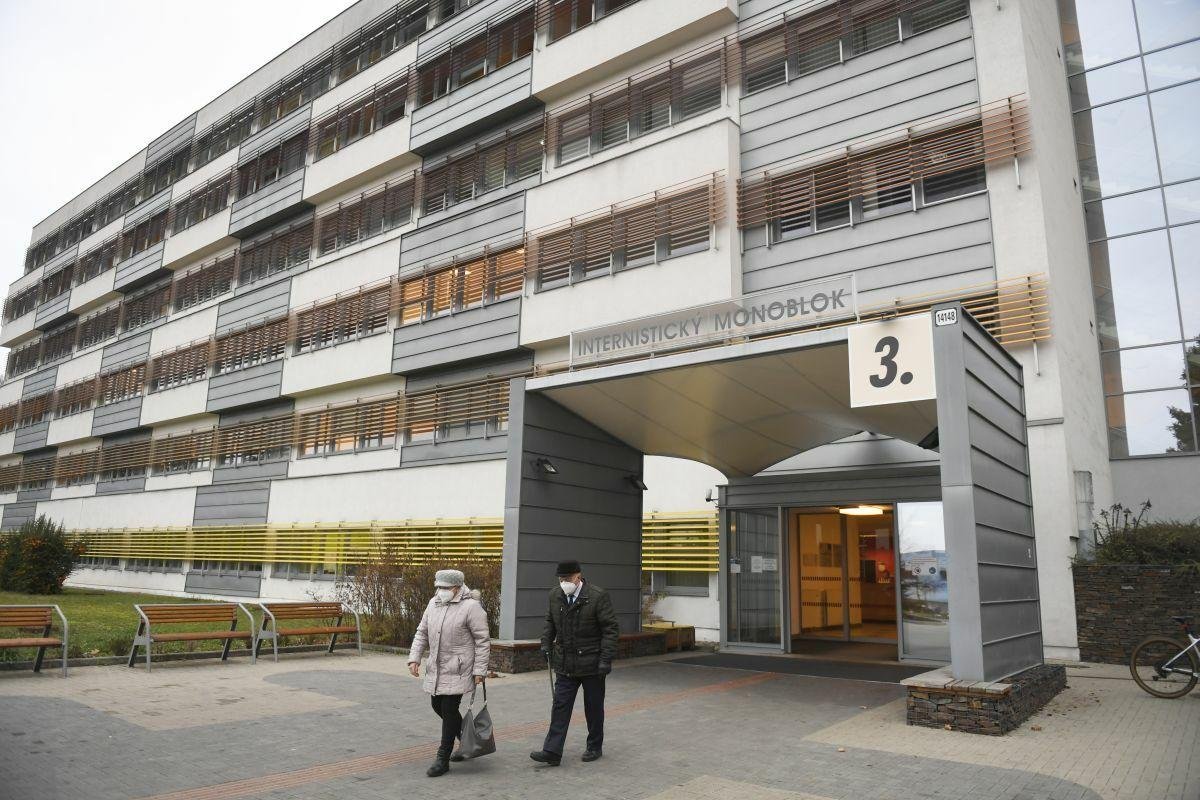 Dlhy prešovskej nemocnice bude podľa Kaliňáka riešiť rezort obrany. V novej budove už má byť neutrálna Dlhy prešovskej nemocnice bude podľa Kaliňáka riešiť rezort obrany. V novej budove už má byť neutrálna
