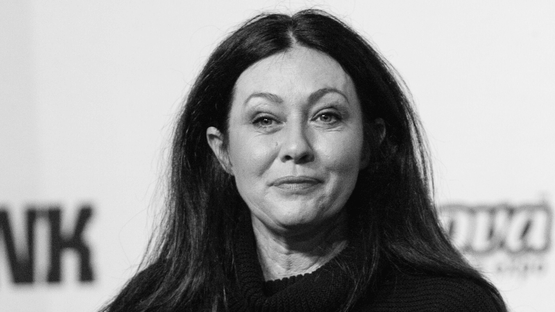 Zemřela Shannen Dohertyová. Hvězda Beverly Hills 90210 prohrála boj s rakovinou Zemřela Shannen Dohertyová. Hvězda Beverly Hills 90210 prohrála boj s rakovinou