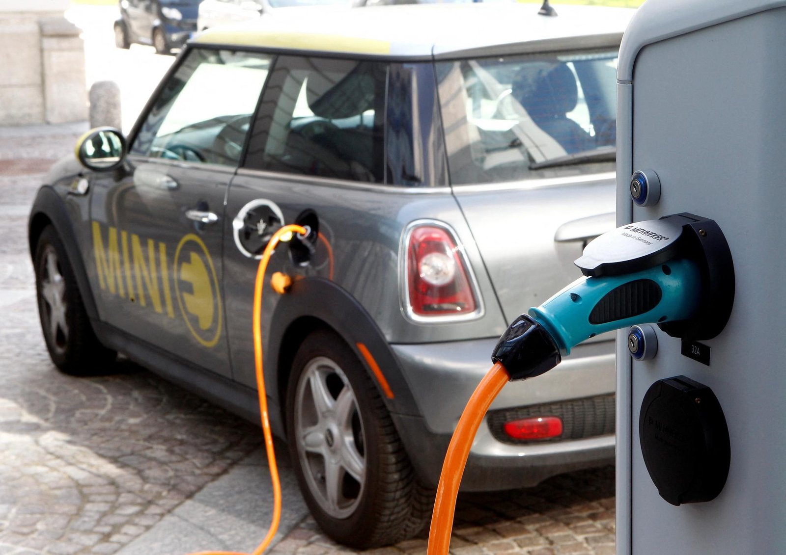 BMW žiada Brusel, aby pre jej elektrické vozidlá Mini vyrábané v Číne stanovila nižšie clá BMW žiada Brusel, aby pre jej elektrické vozidlá Mini vyrábané v Číne stanovila nižšie clá