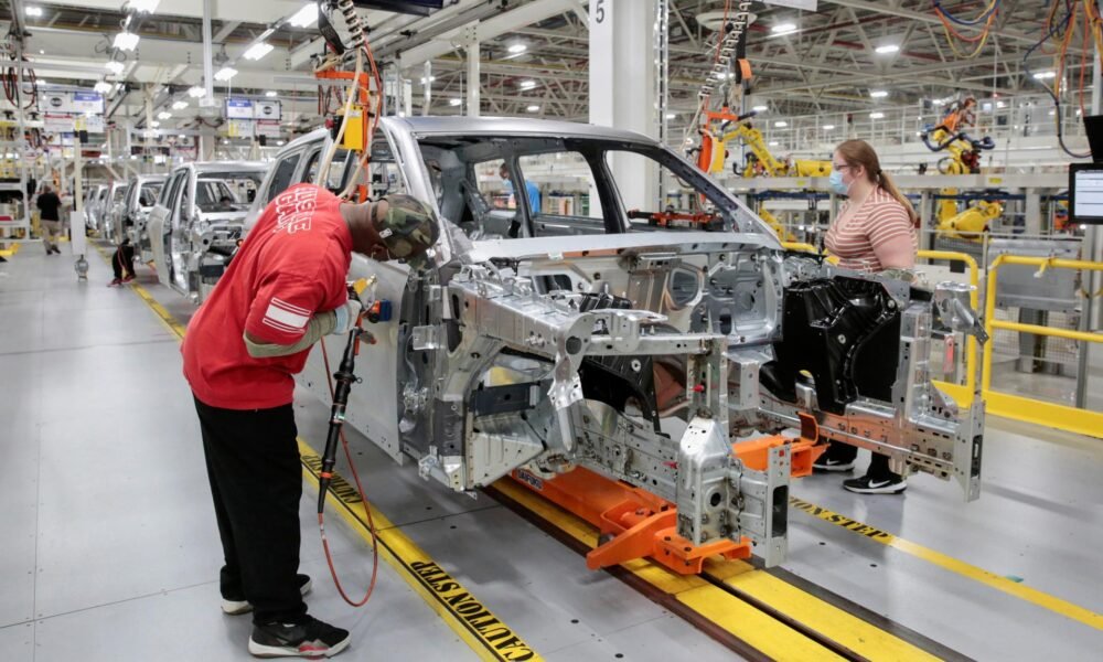 Trnavská automobilka bude vyrábať tri nové modely, chce prijať viac ako 1500 nových zamestnancov